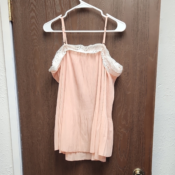 Peach Lace Trim Camisole - Picture 4 of 4